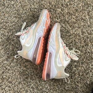 Nike Wmns Air Max 270 REACT